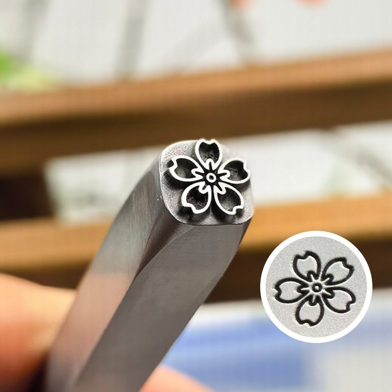 5/7mm Flower Pattern Metal Sta - Leatherwork Flowers 评论和价格